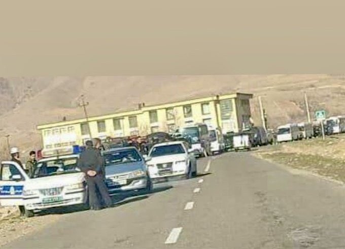 ⚠️URGENT CALL TO THE WORLD:
Since 4 a.m. today, the IRGC has carried out a large-scale operation in Chenar village, Asadabad, Hamedan Province, deploying military vehicles and heavy weapons. Hundreds of residents were arrested, including children under 13, and many were shot.