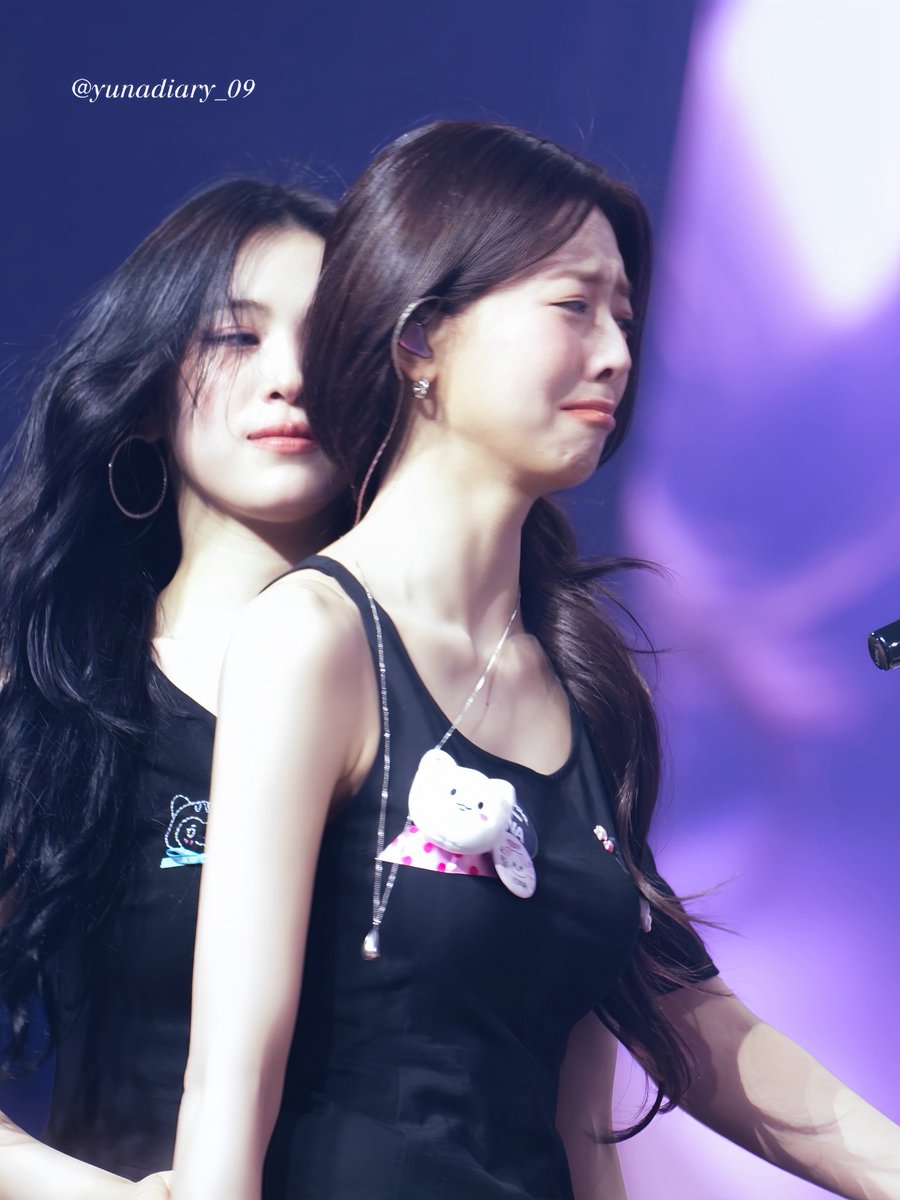 260215 TNVS콘서트🐰🩷

🥹➡️😫➡️😭
ㅋㅋㅋㅋ🤣

#YUNA #유나 #ITZY #있지