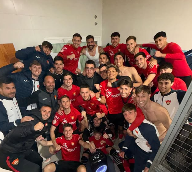 3º RFEF - J22

Marcha triunfal en liderato de un CD Cieza que comanda la liga con la friolera de 54 ptos en la Jornada 22 (Saca 14 a su perseguidor, con 12 jornadas y 36 posibles)

4º equipo menos goleado de TODO TERRITORIO NACIONAL (en igualdad con CD Toledo) con 12 GC