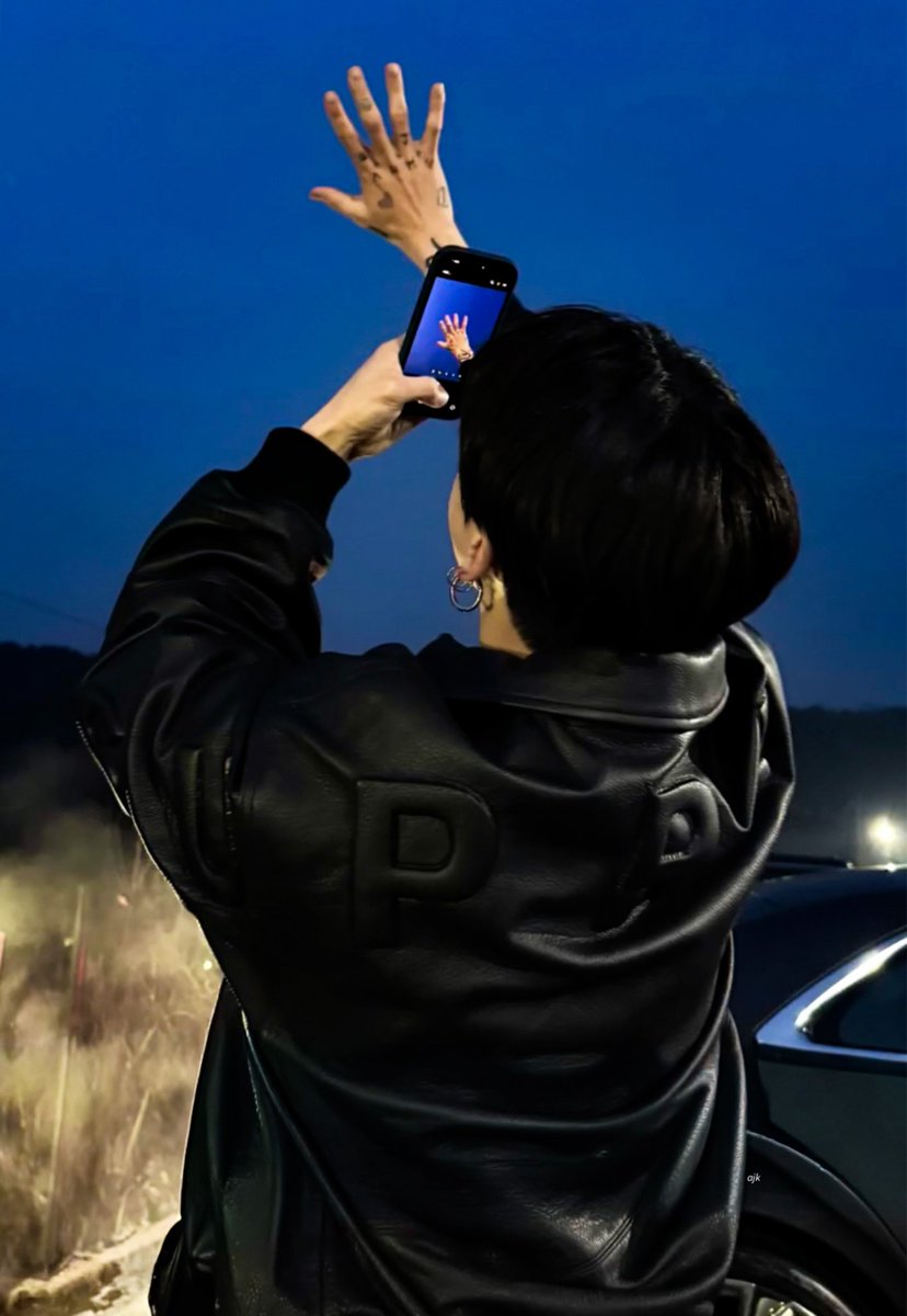 𝖩𝖪. tweet media