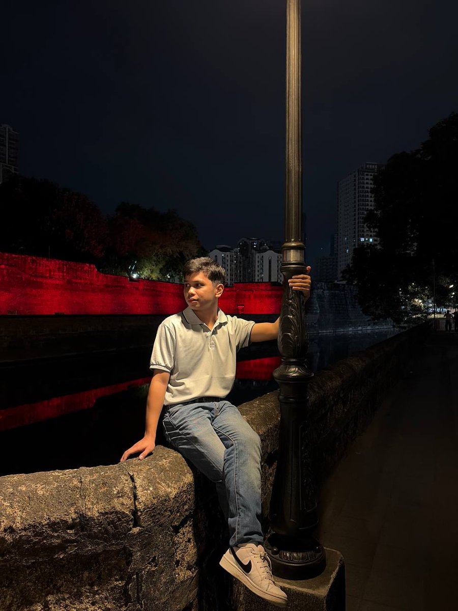 luistfux's tweet photo. A calm seat in a loud world. https://t.co/21o5J7CV5R