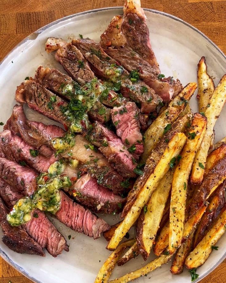 AmazingEyes1122's tweet image. Smash or pass?