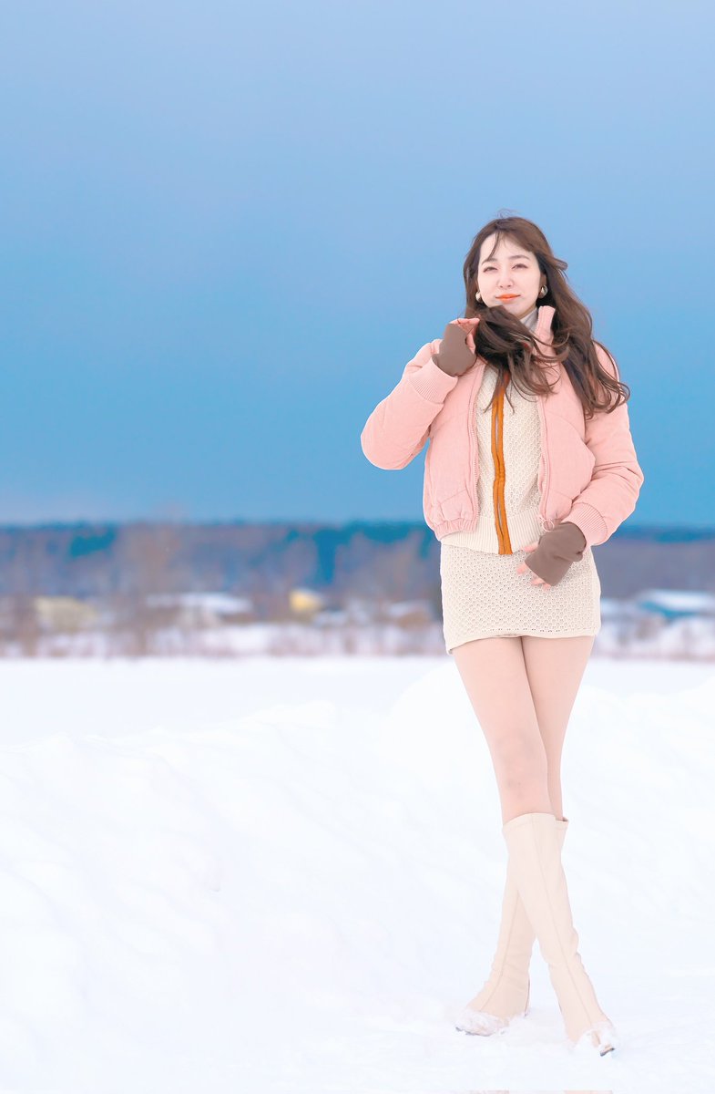 hi_4074's tweet photo. 一昨日の暖気で解けて喜んでいましたが、また戻ってしまいました。🫠
model ゆりえさん https://t.co/57z1rHx4JU