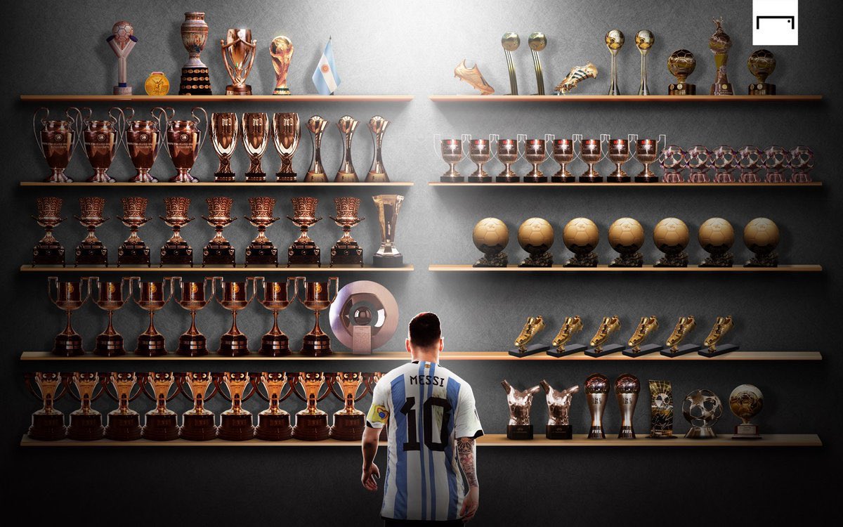 SantosBarca_'s tweet photo. Vinicius tiene que volver a nacer para tener todos estos trofeos. 🐐 https://t.co/kCRdcxzg4F