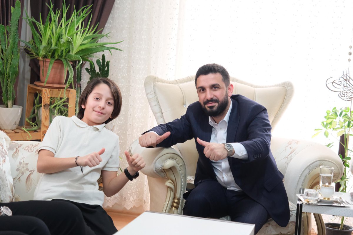 📍 Bolu

Teşkilat mensubumuz Kerim kardeşimin hanesine misafir olduk; umudu ve duayı aynı sofrada birleştirdik.

Nezaketiyle gönlünü ve hanesini bizlere açan ailemize teşekkür ederim.🤲🏻