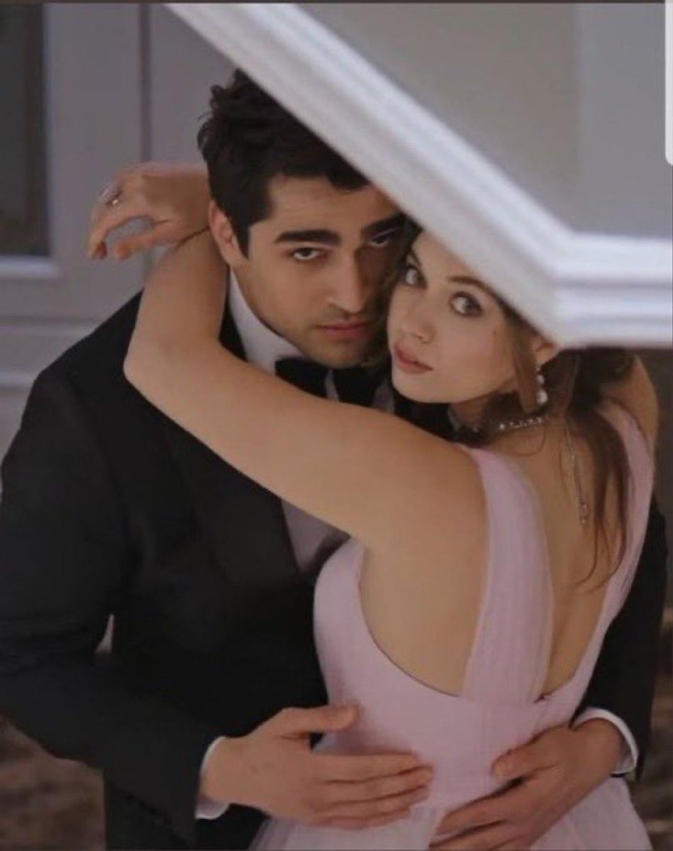 Cast çok başka bişey gerçekten
Bunu tam yapamadıklarında fragmanda bile enerjisi fark ediliyor
Ramo’nun enerji dalgası yüksek ama sönümlemiyor gibi karşı tarafta.
Bunları biz görüyoruz sektör nasıl göremiyor
Afra Ramo aynı frekansda olduğu içinde güçlü dalgalar ortaya çıkıyordu💥