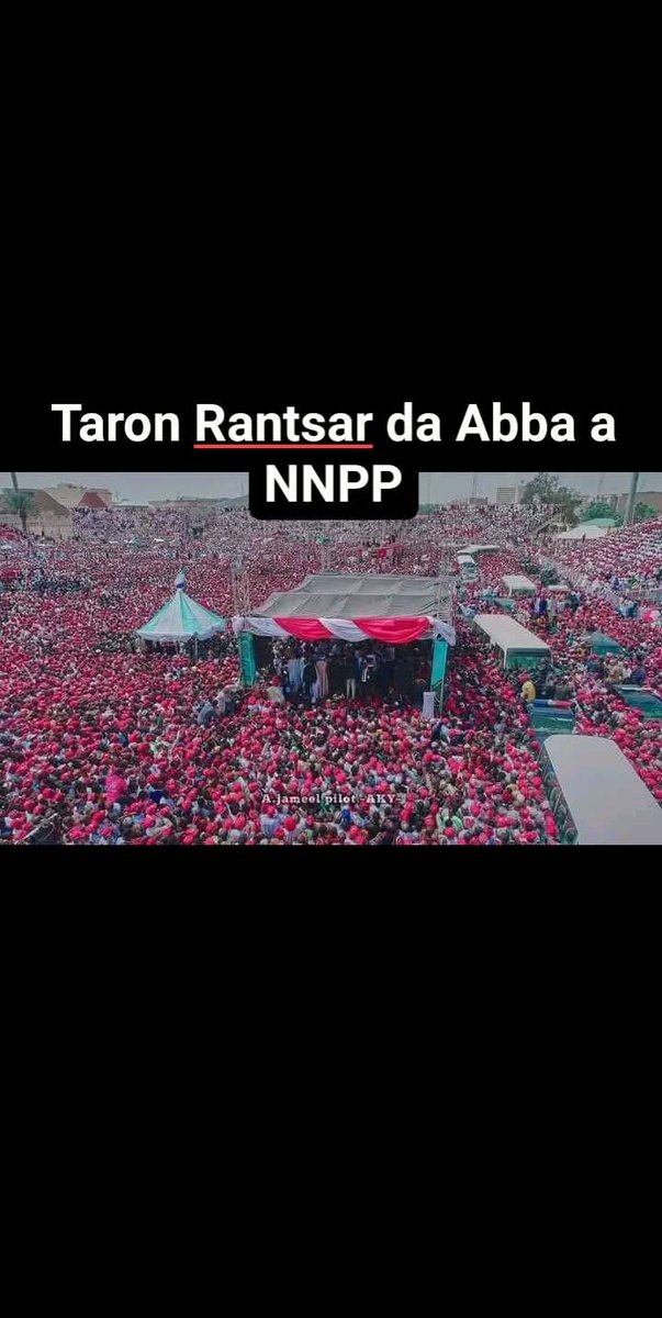 abyaro02's tweet photo. 1st picture : Swearing Day of Governor while he was in NNPP Kwankwasiyya. 

2nd picture : Today, while receiving Gov. Abba into APC. 

How can you compare between the two? https://t.co/dl27TqzURz