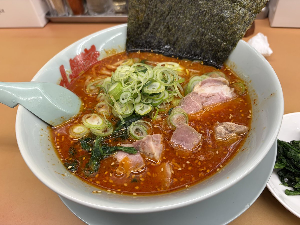yamanashiSS's tweet photo. 山岡家　辛味噌　激辛　薬味ネギ　ほうれん草　コロチャー https://t.co/CqqeY3skZh