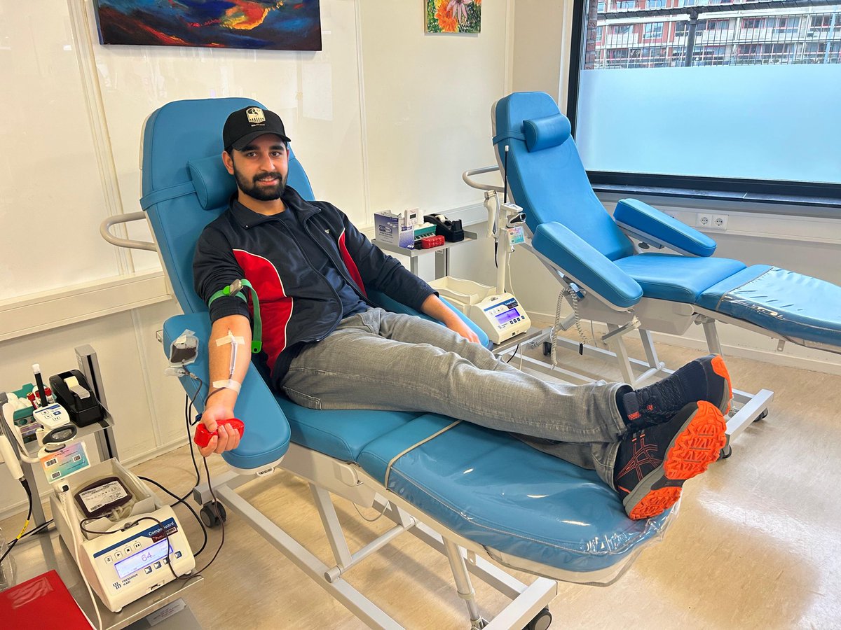 Moslimjongeren Den Haag tweet media