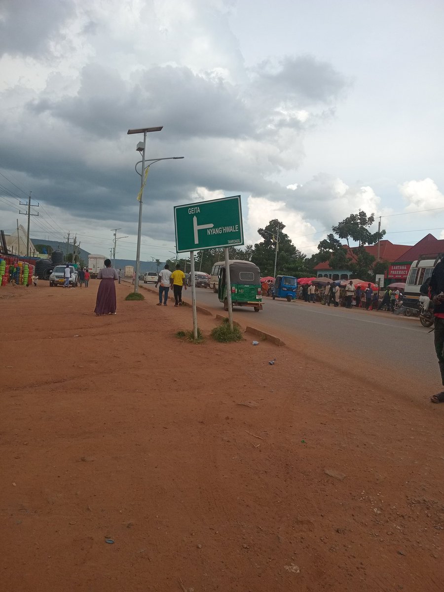 Nani yuko hapa aje tuzinese 😀