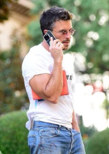 Shall we be a little naughty this afternoon and indulge in some sexy arm pics? 😏
No surprise here, but I'm a sucker for our boys' arms.😆🫠🥵🔥🫦💦
#MattBomer #jonathanbailey