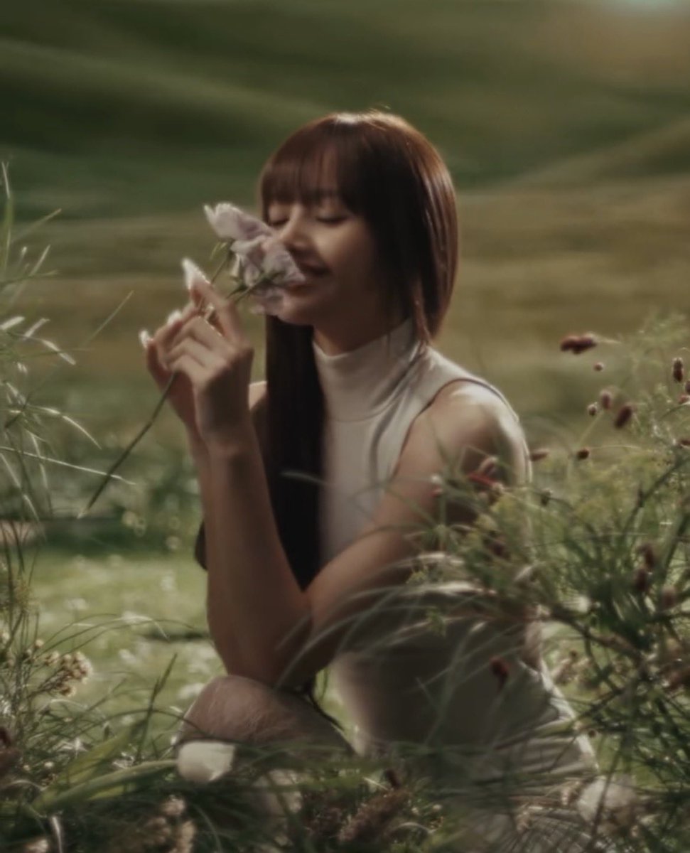 LALISA GLOBAL FANBASE tweet media