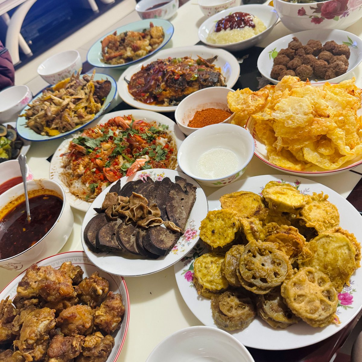 年夜饭开动，这个蒜蓉粉丝🦐好好吃🤤🤤