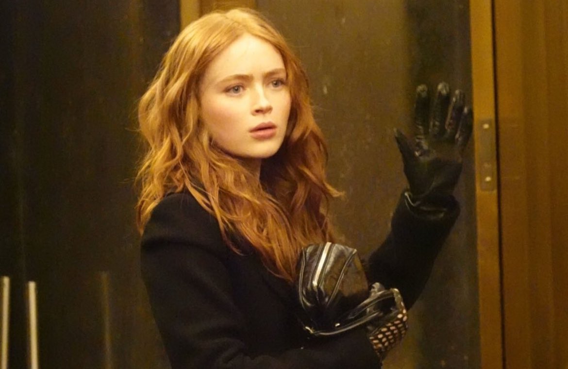 babyclaudss's tweet image. how is it humanly possible for somebody to look this good whilst being papped