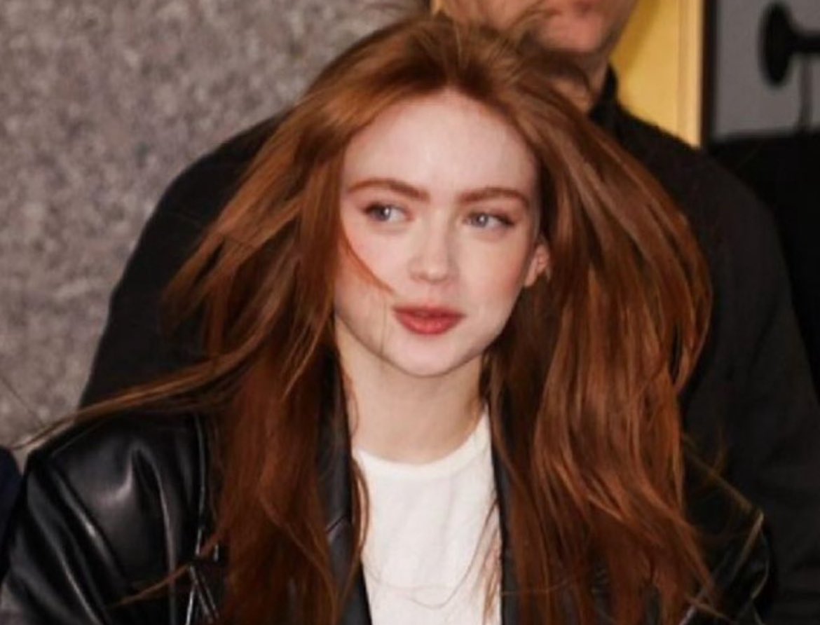 babyclaudss's tweet image. how is it humanly possible for somebody to look this good whilst being papped