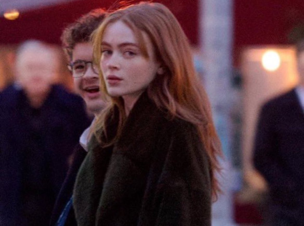 babyclaudss's tweet image. how is it humanly possible for somebody to look this good whilst being papped