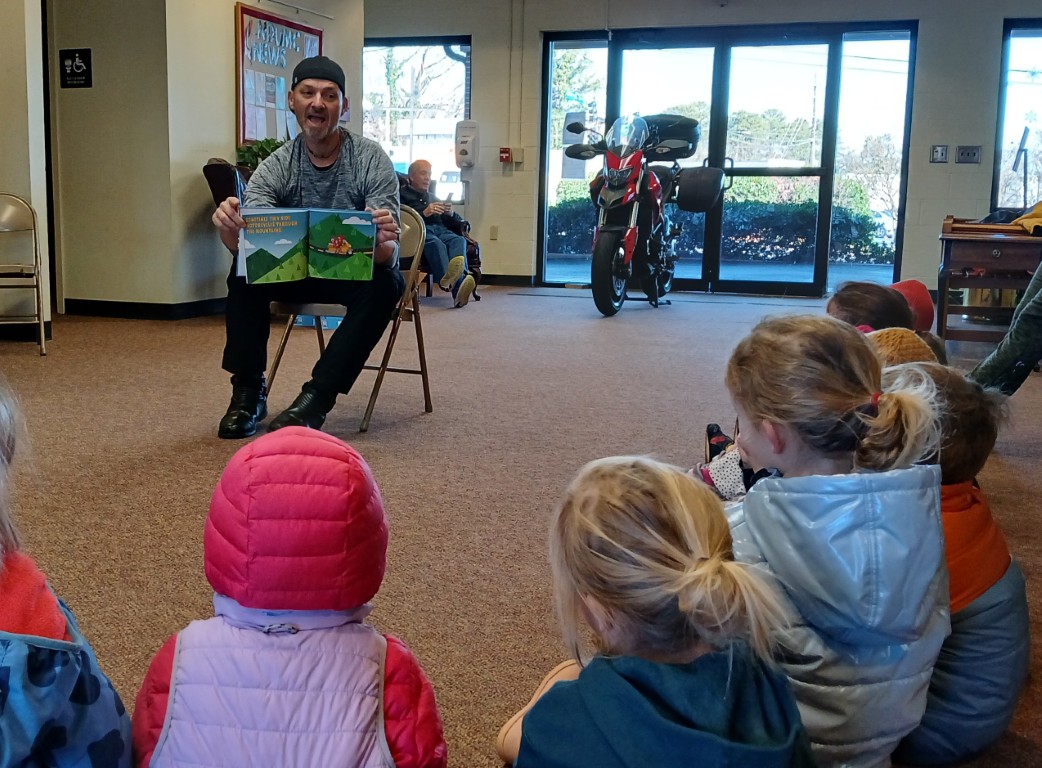 MimiandMoto's tweet image. Thx to the #SANDPreschool in #Decatur, #Georgia for another awesome book reading/#motorcycle sitting in January.  
#sandpreschool #georgia #decaturga #preschoolactivities #bookreading #motoryclemonday #inspire #motivate #startthemyoung #motorcycle #ducati