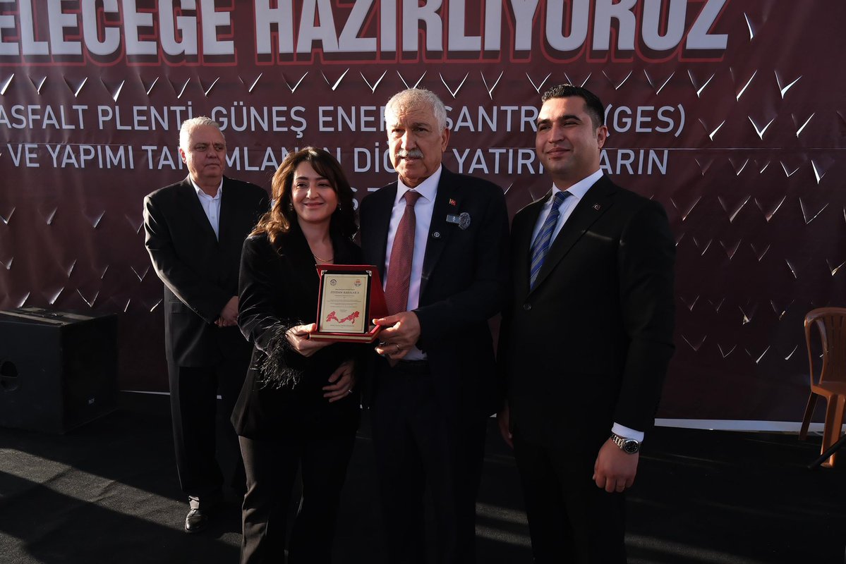 Kadirli Belediyemizin yapımını tamamladığı Güneş Enerjisi Santrali ve Asfalt Plenti açılış törenine TBB Başkan Vekilimiz ve Mersin Büyükşehir Belediye Başkanımız Vahap Seçer ile katıldık.
Kadirli'ye değer katan hizmetleri için Belediye Başkanımız Mustafa Mert Olcar’ı tebrik