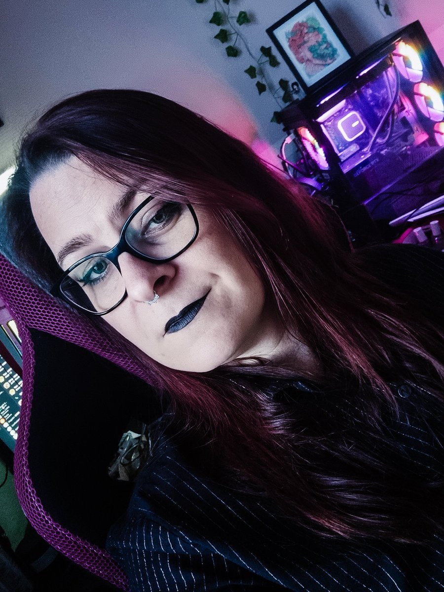 Yrys Lyss tweet media