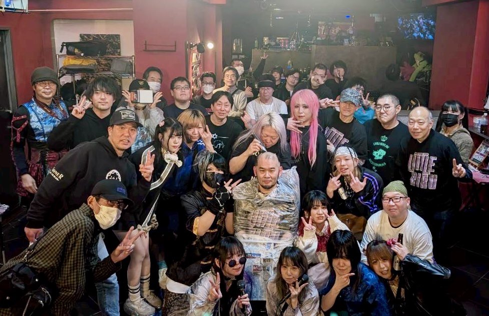 himahimamarhi's tweet photo. リトルリル周年主催イベントありがとうございました(・∀・)BUNちゃんおかえりー🧑🦲現体制ラストでしたが最後はにこにこで終われて良かったです!形は違えどパワーアップして帰って来ることを約束します!新曲も作ります🎸乞うご期待🤟
#LittleliL https://t.co/GcWxBwHml6