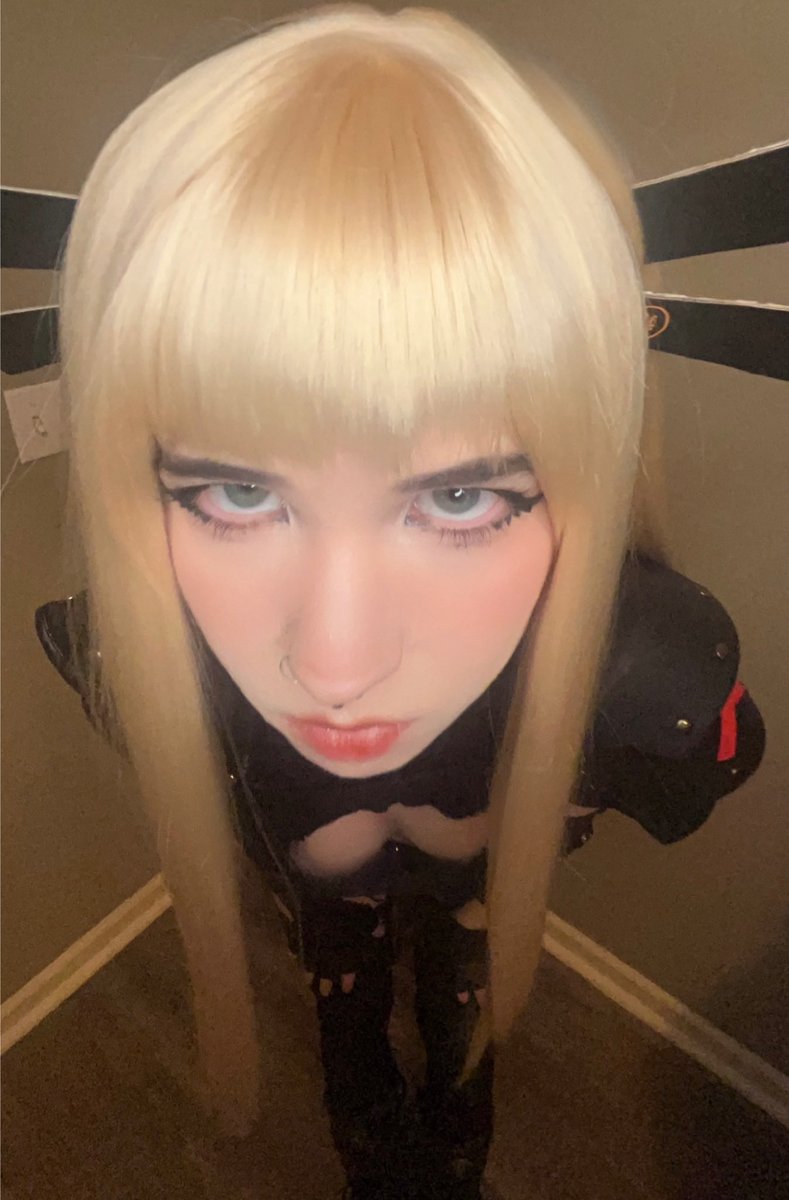 sushiflvredmilk's tweet image. Cosplaying the new fortnite skin!