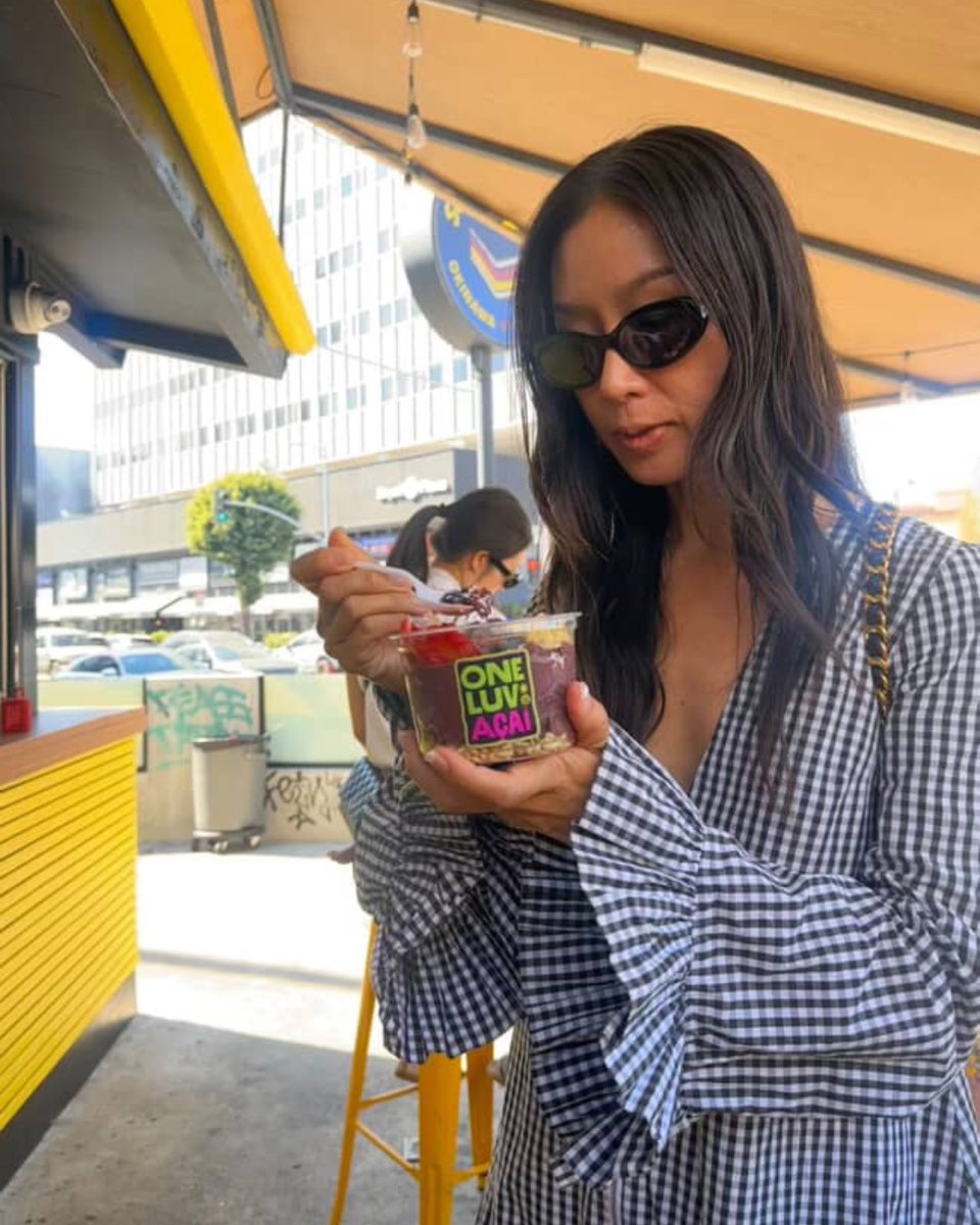 MakeStickers tweet media