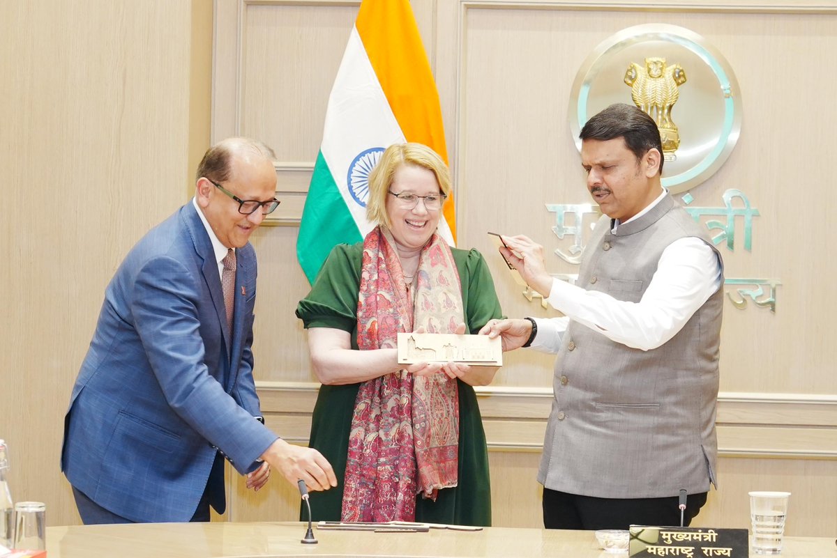Dev_Fadnavis's tweet photo. Maharashtra a fast emerging Global Education Powerhouse

It was great to welcome the delegation from the University of Illinois Urbana-Champaign (UIUC), led by Prof. Susan Martinis, Senior Vice Chancellor for Research & Innovation, in Mumbai today for a meaningful and forward-looking discussion.

The University of Illinois Urbana-Champaign is one of the world’s top universities and an esteemed institution with a legacy spanning more than 180 years. 
Had a good discussion and brain storming on corporate - university partnerships, how the Govt + University + Private can prove to be biggest boosters for economy and growth. 
As Maharashtra leads the AI revolution, collaboration with an institution such as UIUC will be pivotal to this transformative journey ahead for the future ready human resources.
The discussion centred on fostering an entrepreneurial mindset and design thinking in youth, while exploring advanced domains such as quantum technologies, AI, nuclear reactors, energy, CS+X education systems, biomanufacturing, interdisciplinary approaches and blended degree programmes.

Maharashtra welcomes the University of Illinois Urbana-Champaign to be part of International EduCity in Navi Mumbai, envisioned as a Centre of Excellence that will strengthen the State’s potential as a global human resource powerhouse.

Dr. Rashid Bashir, Vice Chancellor of Strategic Partnerships and Dean, Grainger College of Engineering, Mr. Pradeep Khanna, Associate Vice Chancellor for Corporate Relations and Economic Development, Dr. German Bollero, Dean, College of Agricultural, Consumer and Environmental Sciences, Dr. Colleen Murphy- Associate Chancellor & Vice Provost for Global Affairs and Strategies, and Ashwin Damera were also present. 

@UofIllinois @DeanBollero @ashwin_damera
#Maharashtra #Mumbai #Education