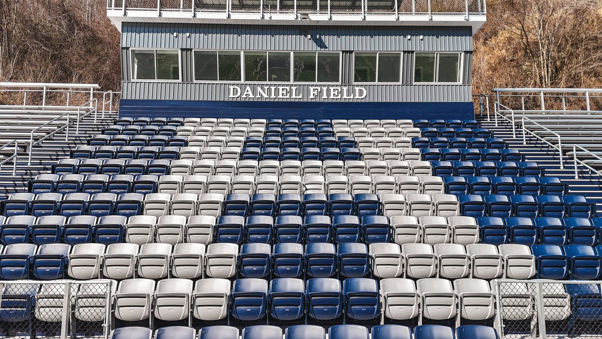 toadvineinc's tweet photo. Toadvine Enterprises is proud to highlight the completion of stadium enhancements for @HazardAthletics. 

The project delivers a structurally sound, visually impactful, and performance-driven grandstand system built to serve the Bulldogs for decades.

#KentuckyProud https://t.co/uM3eKYGAiw