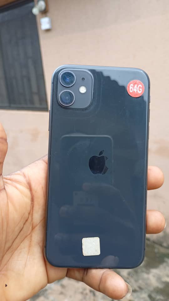 sammie_boi20's tweet image. Bought an iPhone 11 with money earned from Twitter 🥹🤲🏽