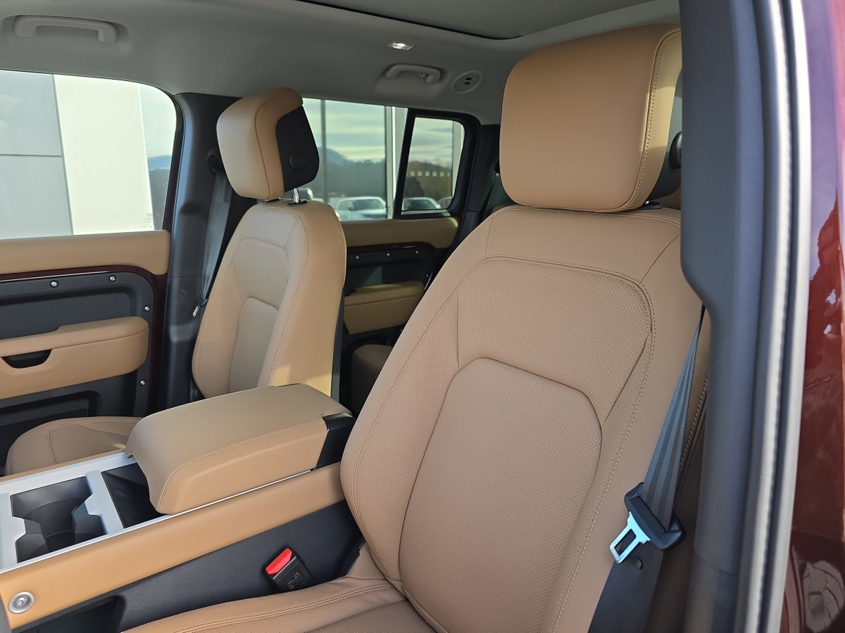 landroverav's tweet image. Go further in first class. 
This 2026 Defender 130 S pairs a 3.0L engine with AWD, premium Caraway Windsor Leather, and three-row versatility.

For more info, call 888-694-0581 or visit bit.ly/4agFyUz
Stock No. T2503053

 #Defender130