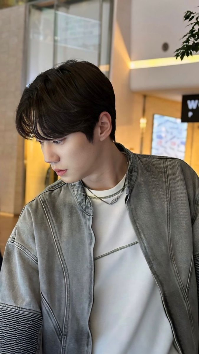 ㅤㅤ
📍 𝗧𝗵𝗲 𝗠𝗲𝗻𝘁𝗲𝗻𝗴 𝗥𝗲𝗴𝗲𝗻𝗰𝘆, 𝗖𝗹𝘂𝘀𝘁𝗲𝗿 𝗠𝗮𝗵𝗼𝗻𝗶, 𝗠-7

Saatnya nerima paket dari kurir spesial, makasih sate sama obatnya abang Leon, ada baiknya kamu nginep aja di sini hehehehhe tapi ntar dijambak sama adekmu 🤣 <a href="/cherryybluum/">Maureen Olivia</a> 
︎ ︎︎ ︎︎ ︎︎ ︎︎