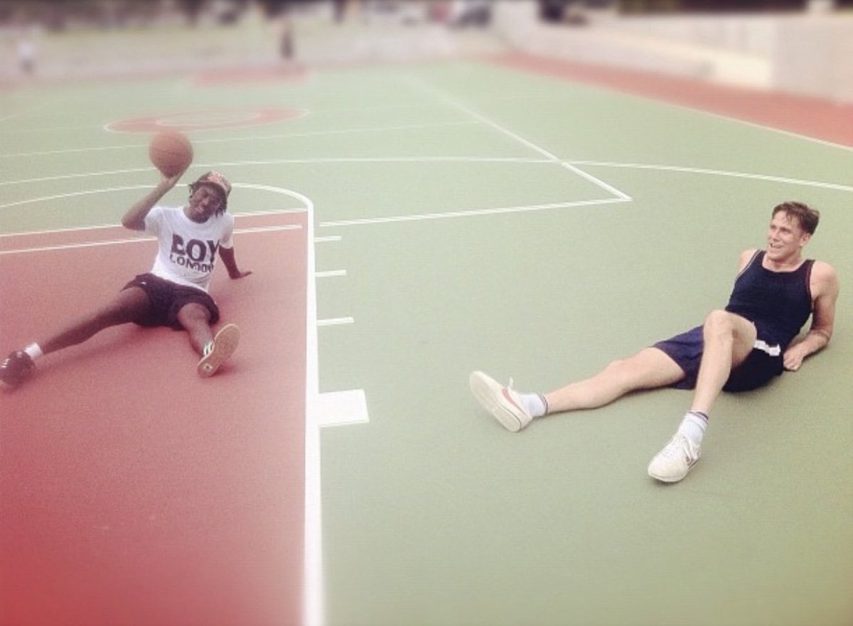 FanHynes's tweet image. 🩸🍊🎧🔁FanHynes Vault Vintage Blood Orange and Friends… #BloodOrange #DevHynes #DevonteHynes #FanHynes #FanPage #devdataset #devdayeveryday🩸🍊🎧🔁