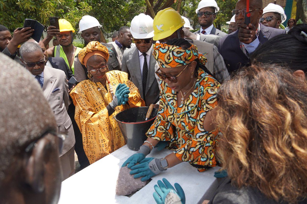 PNUDRepduCongo's tweet image. Bientôt un village artisanal 📍 Brazzaville sur un espace de 4,8 hectares au cœur de la capitale verdoyante. Prennant la parole à la pose de la 1ere pierre de la construction du Village Artisanal de Brazzaville sous le patronage de @mikoloofficiel Ministre des #PME et de