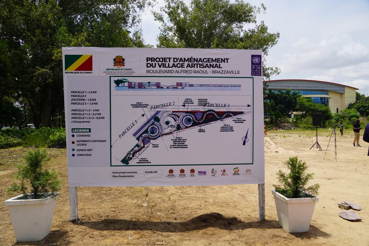 PNUDRepduCongo's tweet image. Bientôt un village artisanal 📍 Brazzaville sur un espace de 4,8 hectares au cœur de la capitale verdoyante. Prennant la parole à la pose de la 1ere pierre de la construction du Village Artisanal de Brazzaville sous le patronage de @mikoloofficiel Ministre des #PME et de