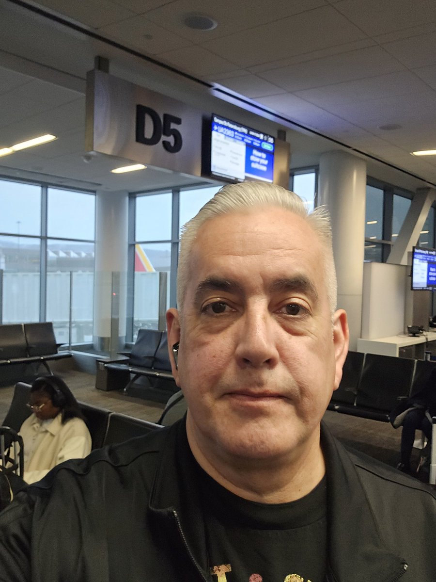 T Wolf 🌁 tweet media