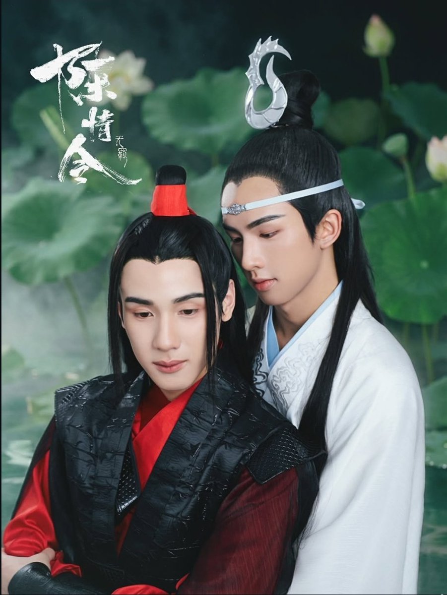 a_crispy_noodle's tweet photo. Generations of the Siriphothong Family celebrating Chinese New Year:

-Parents #PodPapang
-Eldest son &amp; son-in-law #OhmPoon
-Youngest son &amp; his boyfriend #AugustLeng 
-Grandson &amp; his boyfriend #SurfJava 

#GMMTV #ChineseNewYear2026 https://t.co/YnBam46f3S