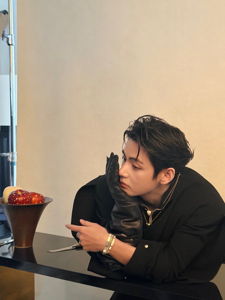 sceneryforthv's tweet image. he looks so good❤️‍🔥