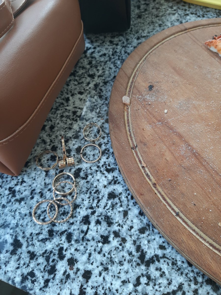 Bizim just 1 elden çıkan numuneler amk pizza yemek 10 dk şunları takıp çıkarmak 3 saat