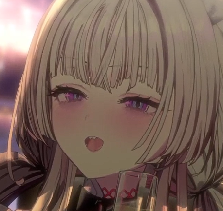 喝了之後眼睛瞇瞇的很笨