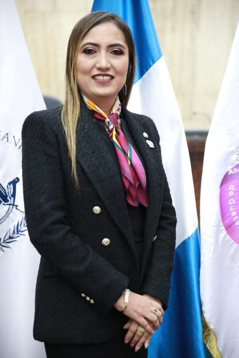 #Urgente | #CSJ

La Corte Suprema de Justicia eligió con 10 votos a la magistrada Claudia Paredes como presidenta del Organismo Judicial. Tras su designación, deberá asumir la presidencia de la Comisión de Postulación para la elección de Fiscal General del <a href="/MPguatemala/">MP de Guatemala</a>.