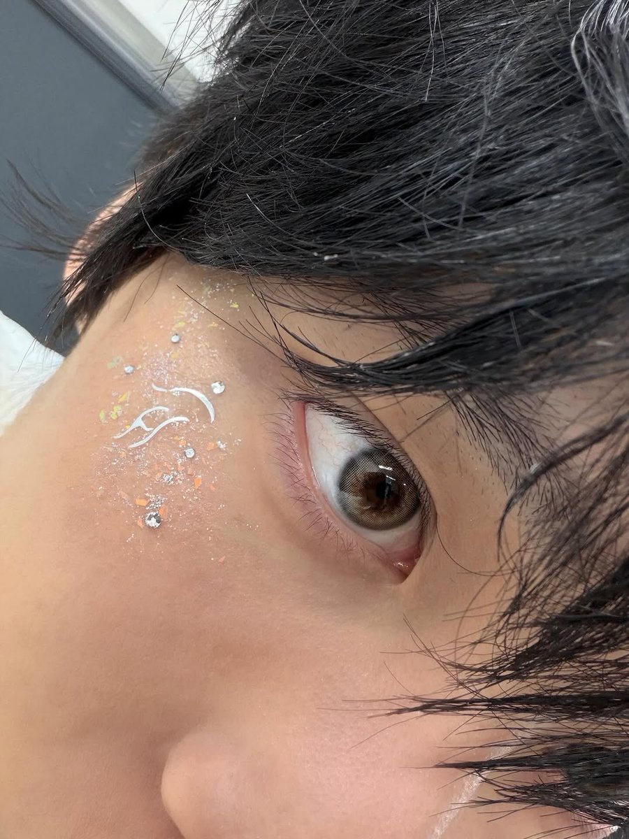 lord did he take this with his eye, I can see the individual eye brow hairs woah