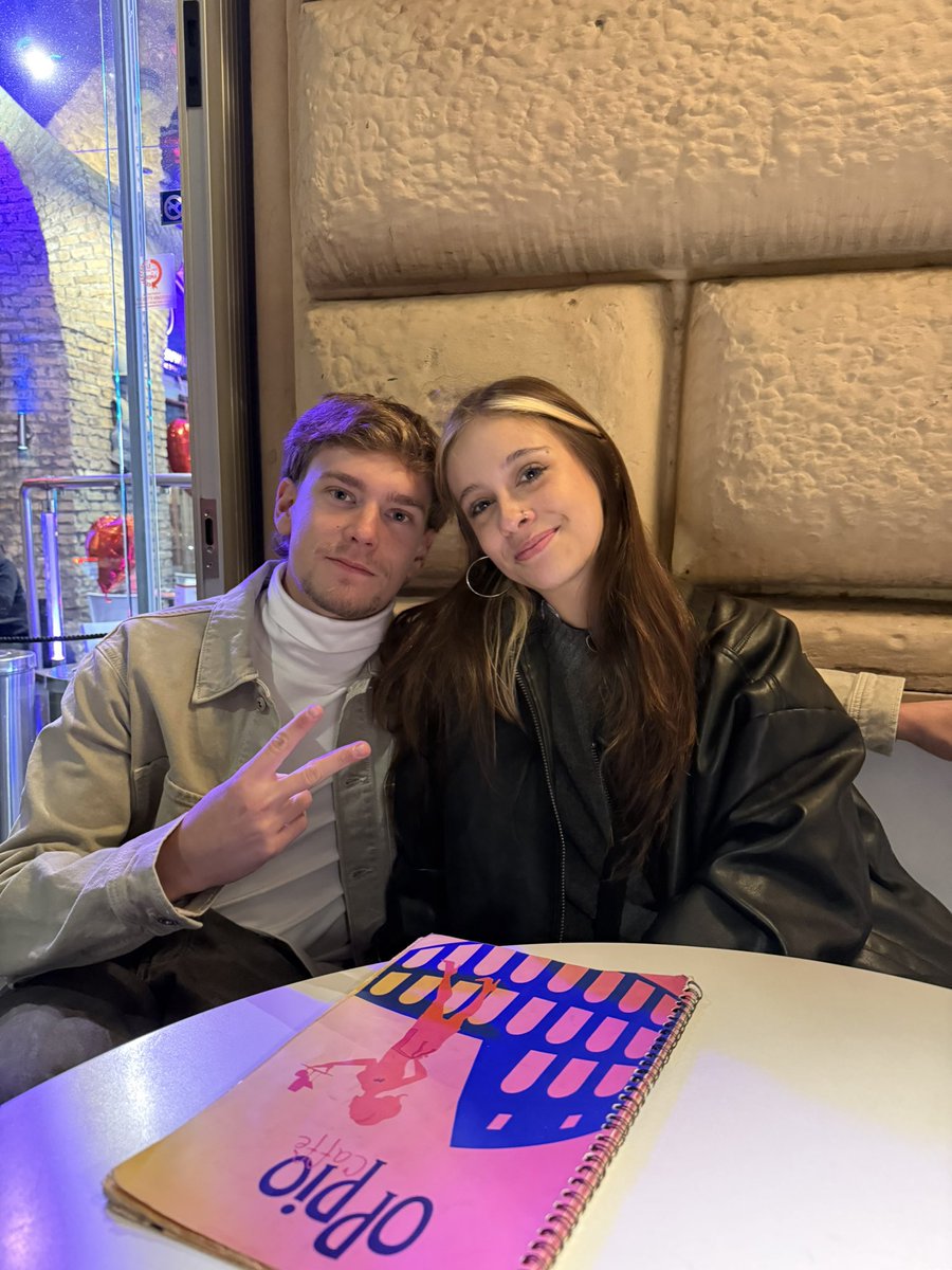 como les brillan los ojos en roma ❤️