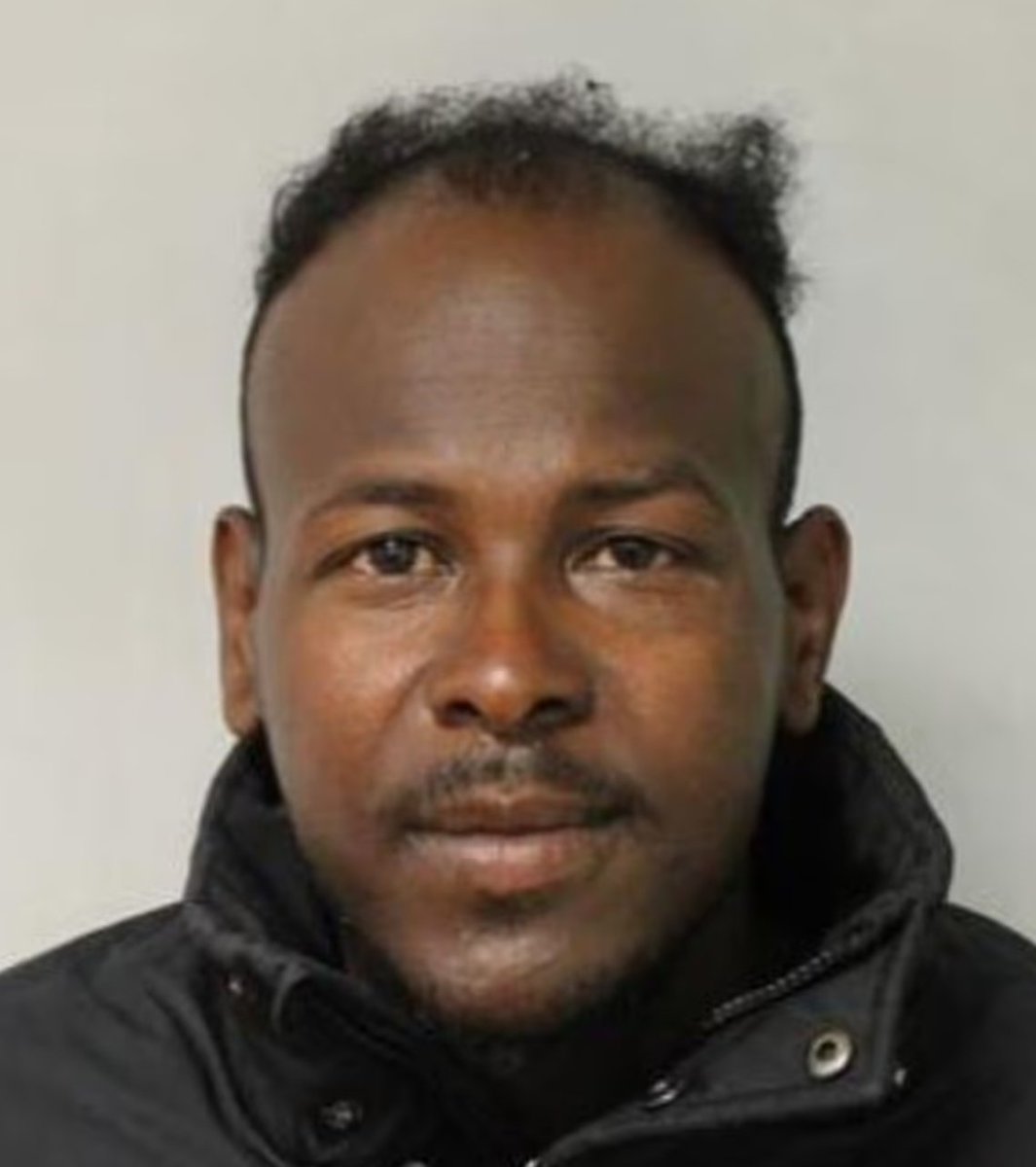 TheGriftReport's tweet image. Asylum seeker with 67 offences threatens Christian preacher with knife at Speakers' Corner – walks free with suspended sentence

Sudanese Ahmed Mohammed, 35, dragged preacher Daniel Ayettey off his ladder and screamed "I'm going to stab you" after being told he needed the Lord in…