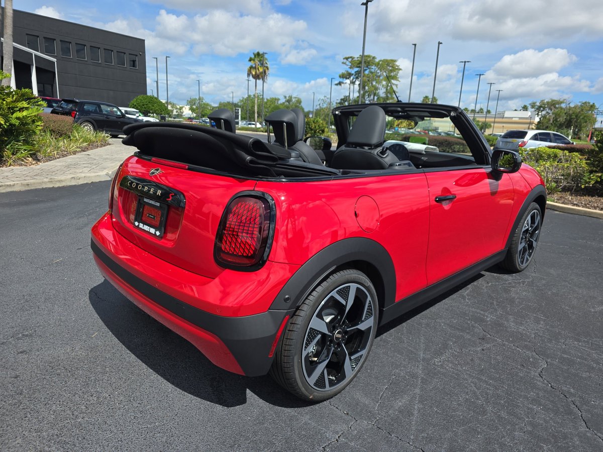 FieldsAuto's tweet image. Valentine’s Day is over, but your next crush just pulled up. ❤️ This Chili Red II 2026 MINI Convertible Signature Plus is ready for sunset drives and late-night dessert runs. 

For more info, call 888-720-0816 or visit bit.ly/4bZiQ6c
Stock No. 2X65540 | #MINIConvertible