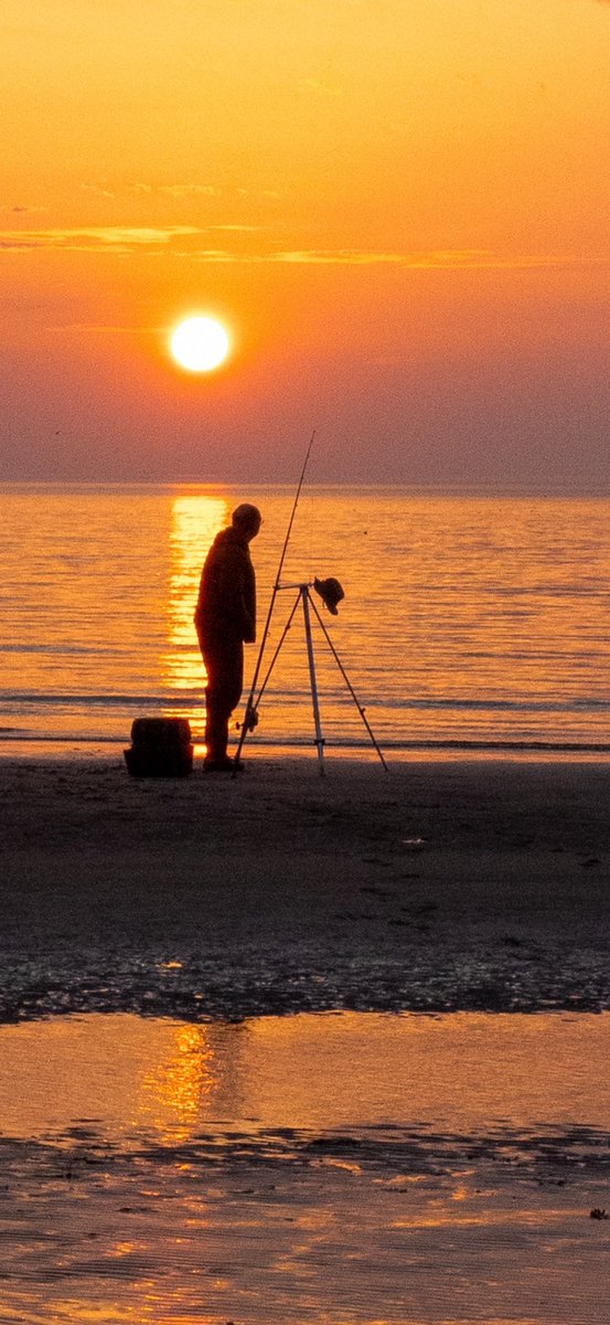 Relaxing as the sun goes down <a href="/iandt53/">Ian Thomson</a> <a href="/stephen_spc/">SPC</a> <a href="/simbar3/">Simon Barber</a> <a href="/FrostlynneLynn/">Lynne Frost</a> <a href="/5Naureen/">Naureen Khalid</a> <a href="/julescporter/">Millartron</a> <a href="/ShiresGirl/">Karen Weston 💙</a> <a href="/serudd1960/">Susan Rudd</a>