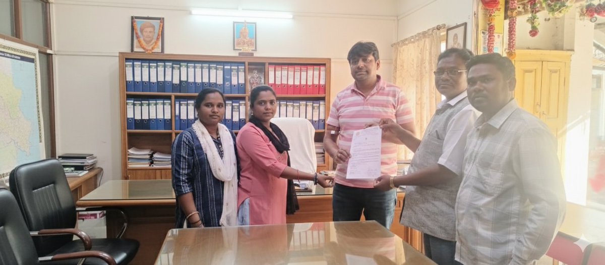 Successfully invited the Koksara Block BDO and Vice Chairman to attend the #GrameenCharcha in Bisamcuttack, #Rayagada district. The Vice Chairman provided financial support and consented to join the event. <a href="/Atmashakti3/">Atmashakti Trust</a>
#FromListeningToDialogue 
#CommunityLedDevelopment
#Odisha