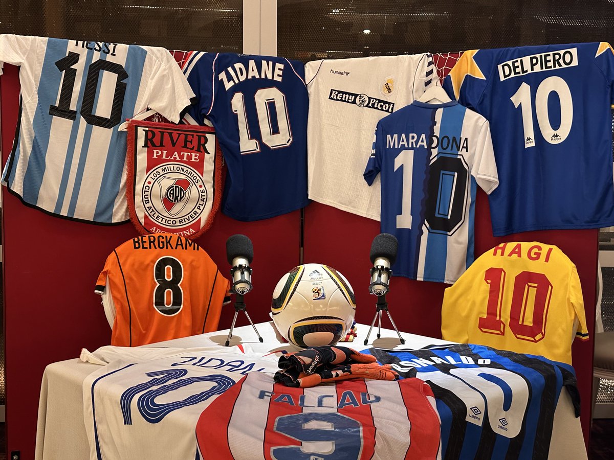04Domi10's tweet photo. ⁦@To31te⁩ …nos falta un jugón al que le queda muy bien el blanco …te esperamos en Jabulani ,Tote!!!!un abrazo muy grande!!!! https://t.co/7fVqMwdtV4