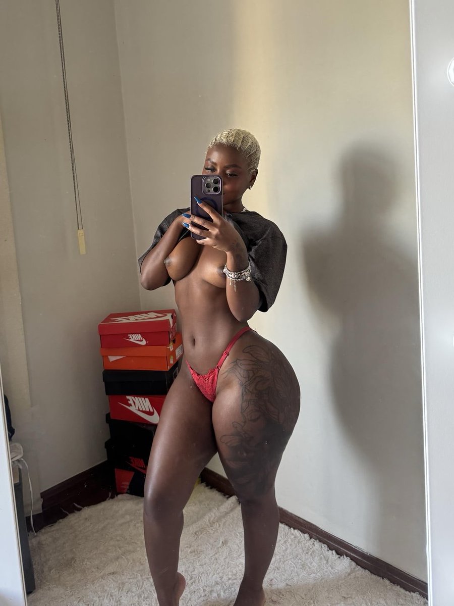 novavirose's tweet photo. Am i Hot?💁🏾‍♀️ https://t.co/hW4lag4aV3