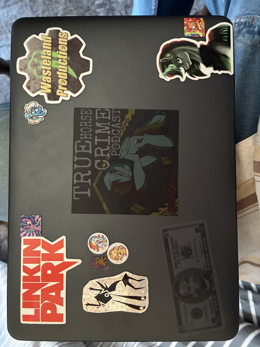 JauntyJudy25's tweet photo. Laptop is proper pony now thanks to all the stickers I picked up at Harmony, special thanks to @FOEAnimation for their awesome stickers as well as everypony who was generous enough to provide stuff at the free table! https://t.co/squhKAyHgy