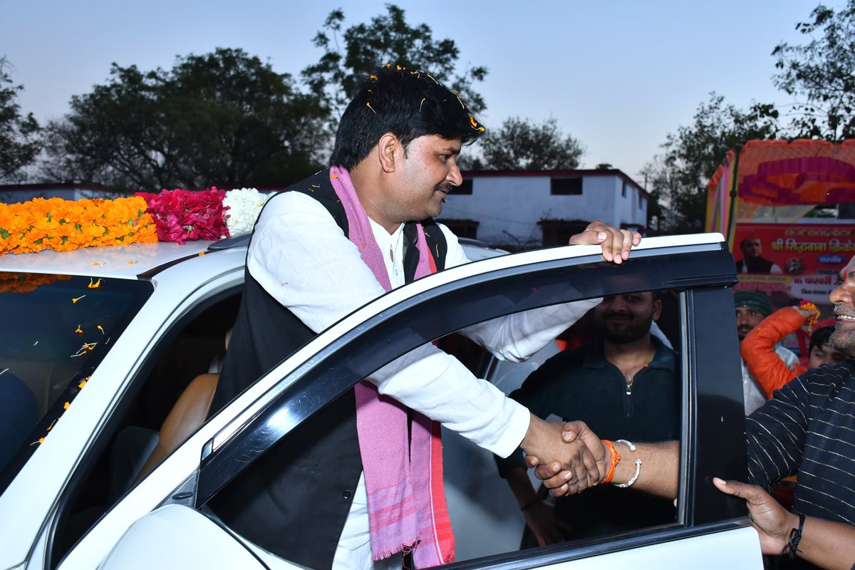 आज ग्राम सरगाँव में श्री सिद्धबाबा क्रिकेट टूर्नामेंट कमेटी को बहुत बहुत धन्यबाद । 🙏❤️।। 
#जय_बुन्देलखण्ड
#अपना_क्षेत्र_अपना_परिवार
#रामसजीवन_यादव_जिला_पंचायत_सदस्य_हमीरपुर🙏🏏<a href="/yadavakhilesh/">Akhilesh Yadav</a>